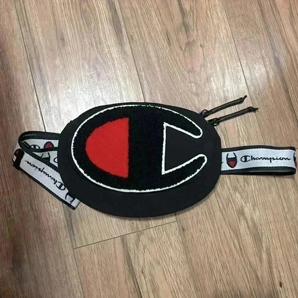 BNWOT Champion loco fanny pack/belt bag - Picture 1 of 5